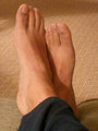 16_bare_male_feet01.jpg